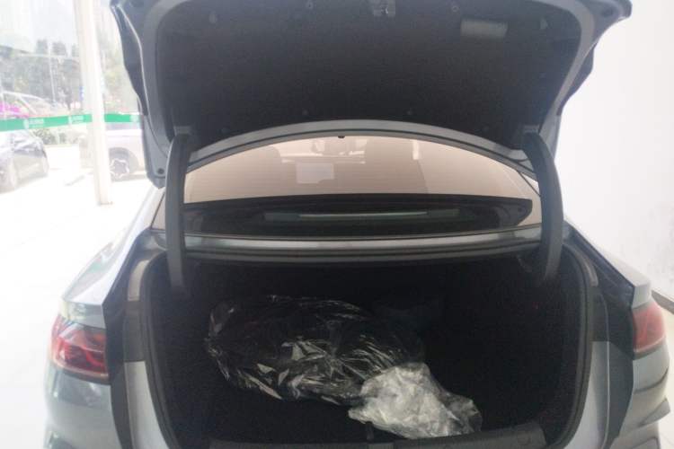 Used BYD Qin L 2025 DM-i Smart Drive 120KM Superior Model Trunk