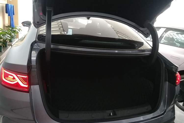 Used BYD Qin L 2025 DM-i Smart Drive 80KM Leading Model Trunk