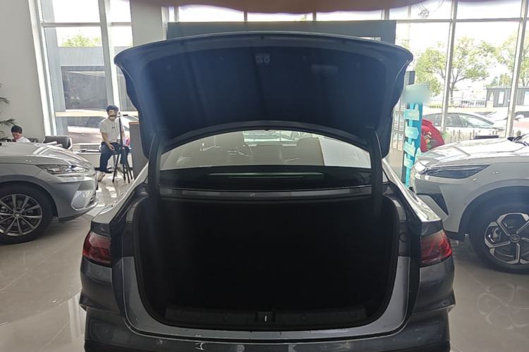 Used BYD Qin L 2025 DM-i Smart Drive 120KM Superior Model Trunk