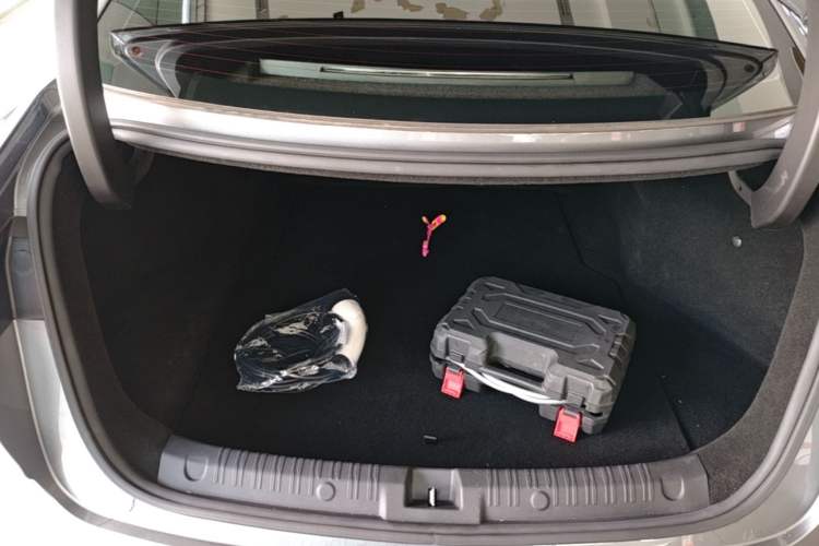 Used BYD Qin L 2025 DM-i Smart Drive 80KM Leading Model Trunk