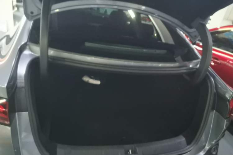 Used BYD Qin L 2025 DM-i Smart Drive 80KM Leading Model Trunk