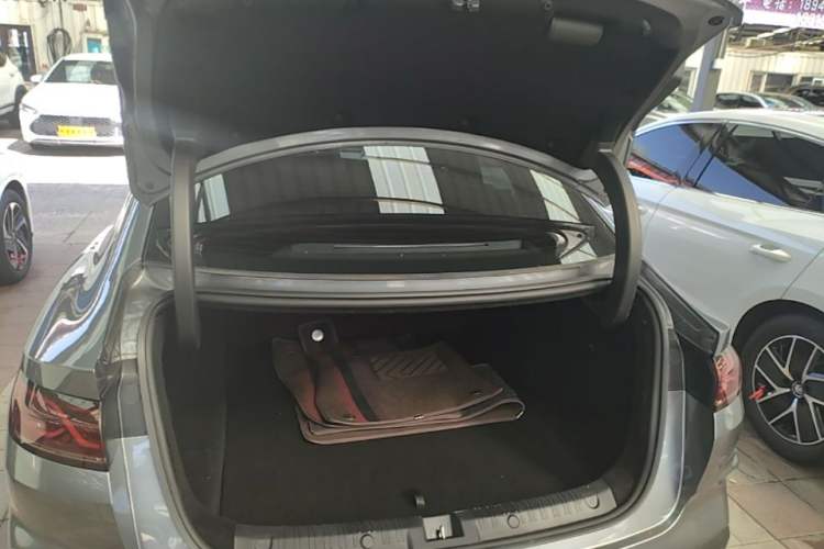 Used BYD Qin L 2025 DM-i Smart Drive 120KM Leading Model Trunk