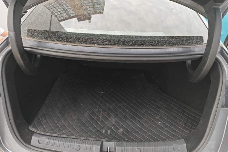 Used BYD Qin L 2025 DM-i Smart Drive 120KM Leading Model Trunk