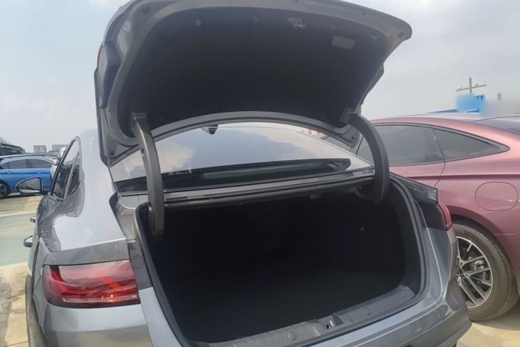Used BYD Qin L 2025 DM-i Smart Drive 80KM Leading Model Trunk