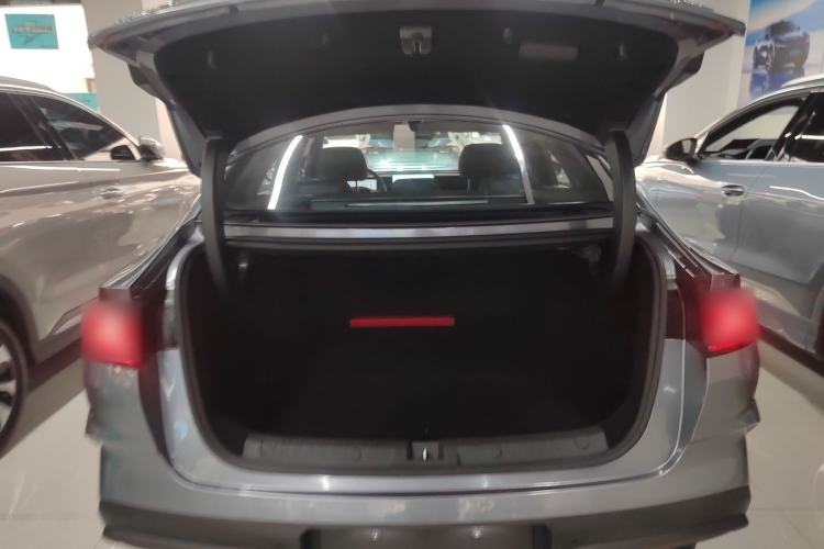 Used BYD Qin L 2025 DM-i Smart Drive 120KM Superior Model Trunk