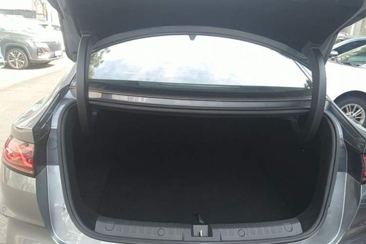 Used BYD Qin L 2025 DM-i Smart Drive 120KM Superior Model Trunk