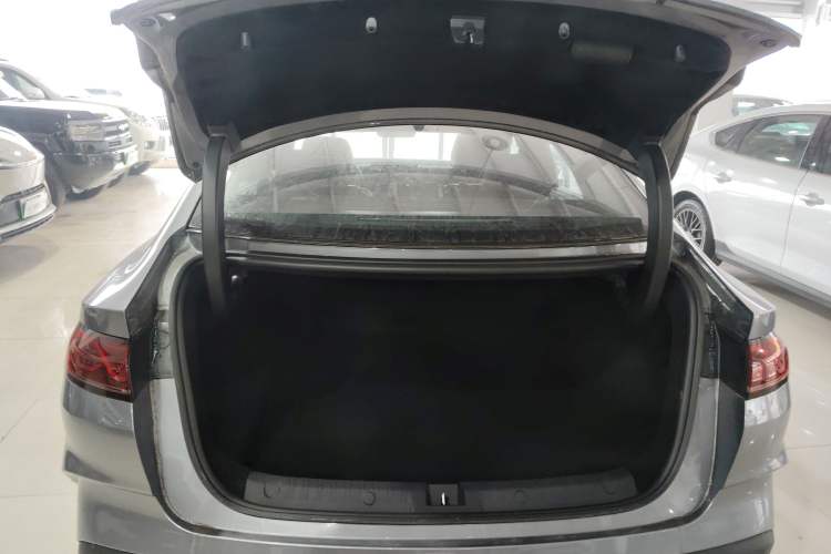 Used BYD Qin L 2025 DM-i Smart Drive 120KM Superior Model Trunk