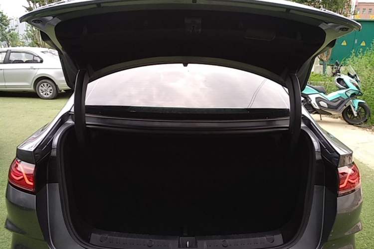 Used BYD Qin L 2025 DM-i Smart Drive 120KM Leading Model Trunk