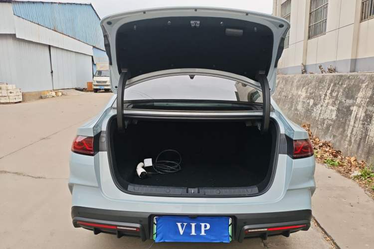 Used BYD Qin L 2025 DM-i Smart Drive 80KM Leading Model Trunk