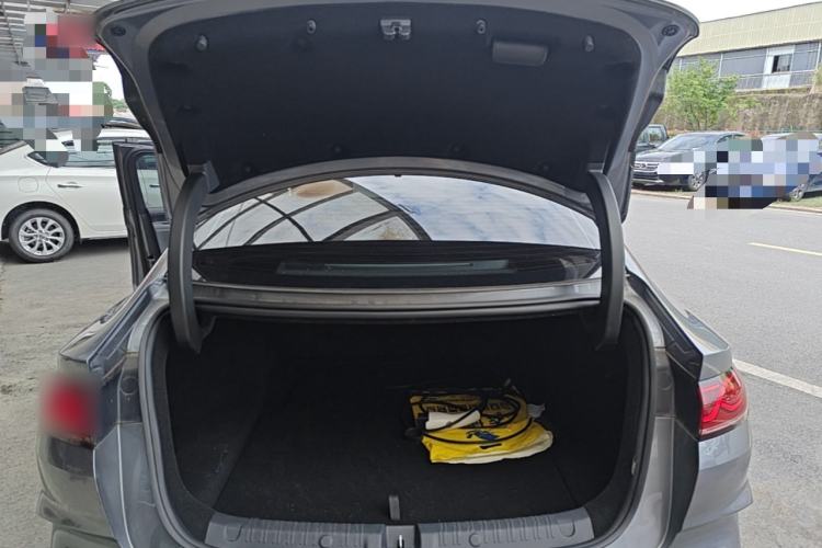 Used BYD Qin L 2025 DM-i Smart Drive 80KM Leading Model Trunk