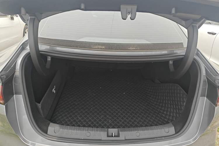 Used BYD Qin L 2025 DM-i Smart Drive 80KM Leading Model Trunk