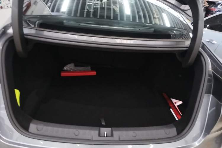 Used BYD Qin L 2025 DM-i Smart Drive 120KM Superior Model Trunk