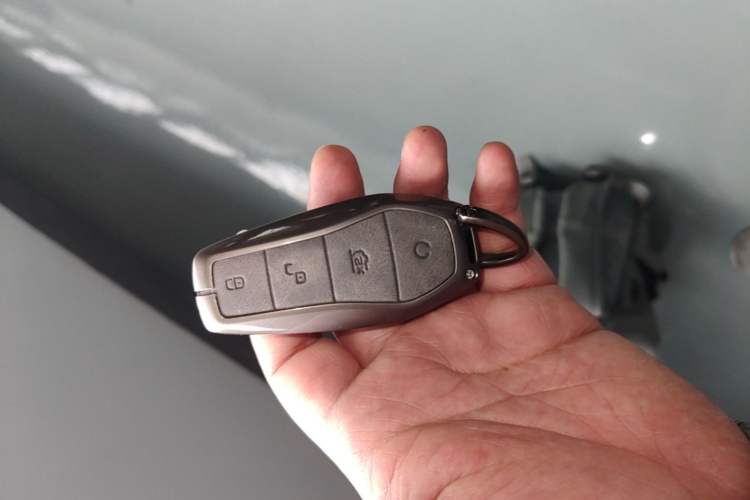 Used BYD Qin L 2025 DM-i Smart Drive 80KM Leading Model Vehicle Key