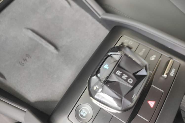 Used BYD Qin L 2025 DM-i Smart Drive 120KM Superior Model Vehicle Key