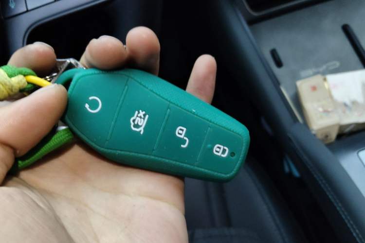 Used BYD Qin L 2025 DM-i Smart Drive 120KM Leading Model Vehicle Key