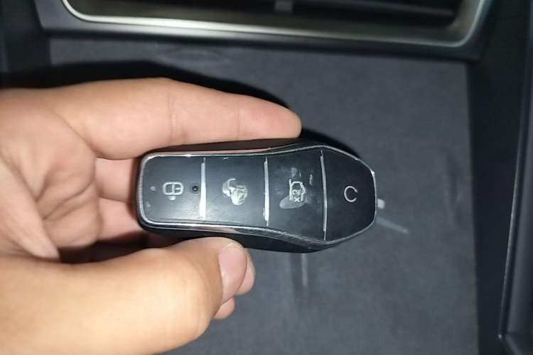 Used BYD Qin L 2025 DM-i Smart Drive 120KM Superior Model Vehicle Key