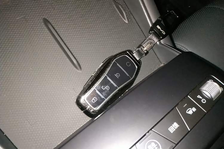 Used BYD Qin L 2025 EV 545KM Beyond Version Vehicle Key