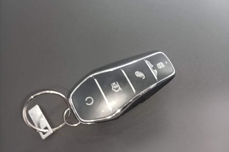 Used BYD Qin L 2025 DM-i Smart Drive 120KM Leading Model Vehicle Key