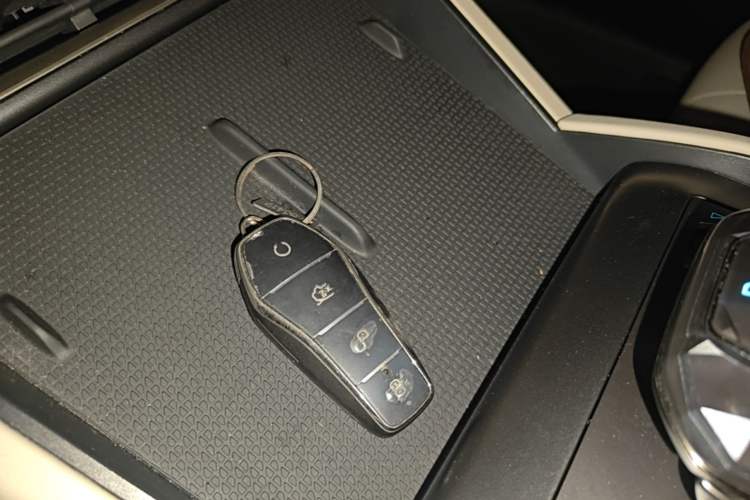 Used BYD Qin L 2025 DM-i Smart Drive 80KM Leading Model Vehicle Key