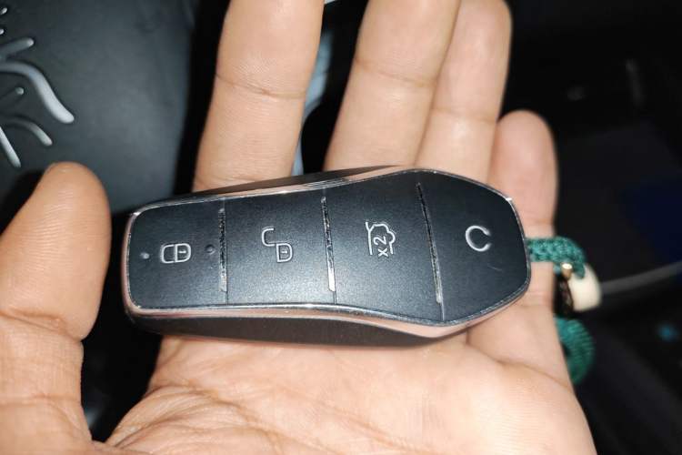 Used BYD Qin L 2025 DM-i Smart Drive 120KM Superior Model Vehicle Key