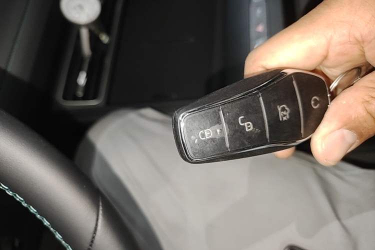 Used BYD Qin L 2025 EV 470KM Leading Edition Vehicle Key