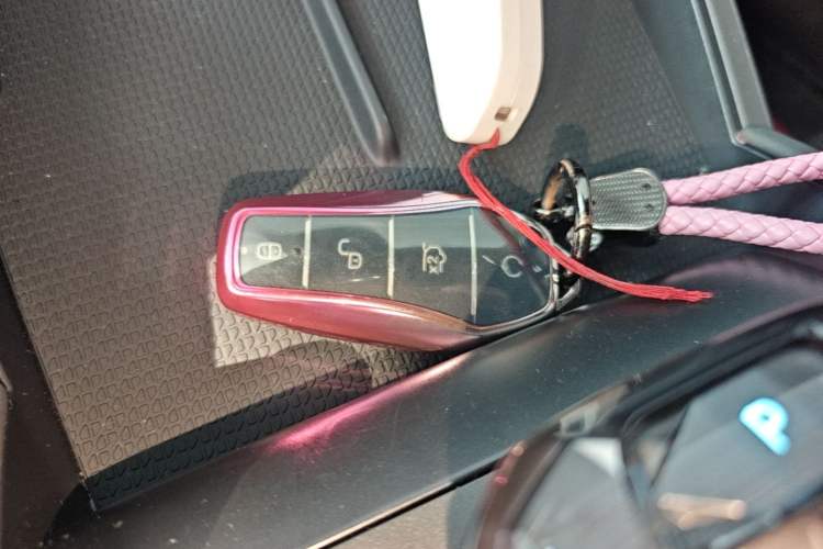Used BYD Qin L 2025 DM-i Smart Drive 80KM Leading Model Vehicle Key