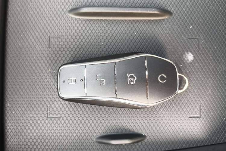 Used BYD Qin L 2025 EV 545KM Beyond Version Vehicle Key