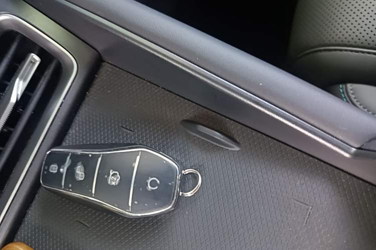 Used BYD Qin L 2025 EV 545KM Beyond Version Vehicle Key