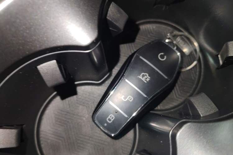 Used BYD Qin L 2025 DM-i Smart Drive 80KM Leading Model Vehicle Key