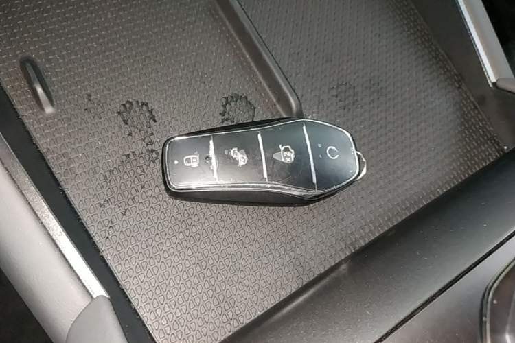 Used BYD Qin L 2025 DM-i Smart Drive 120KM Leading Model Vehicle Key