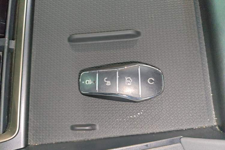 Used BYD Qin L 2025 DM-i Smart Drive 80KM Leading Model Vehicle Key