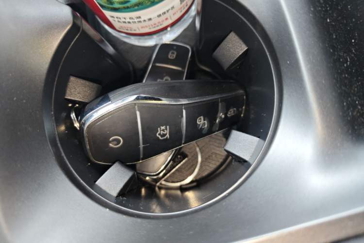 Used BYD Qin L 2025 DM-i Smart Drive 120KM Leading Model Vehicle Key