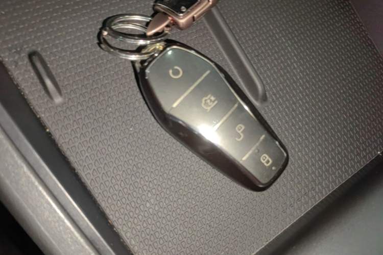Used BYD Qin L 2025 DM-i Smart Drive 80KM Leading Model Vehicle Key