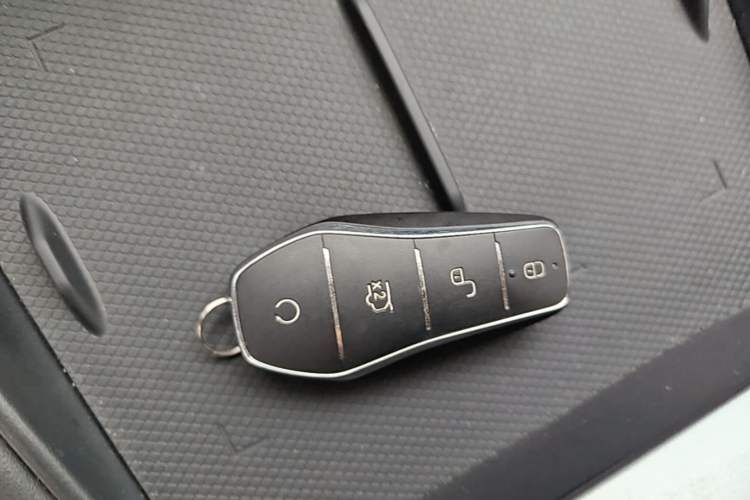 Used BYD Qin L 2025 EV 545KM Beyond Version Vehicle Key