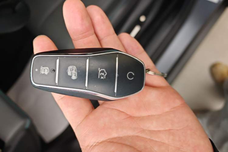 Used BYD Qin L 2025 DM-i Smart Drive 120KM Superior Model Vehicle Key