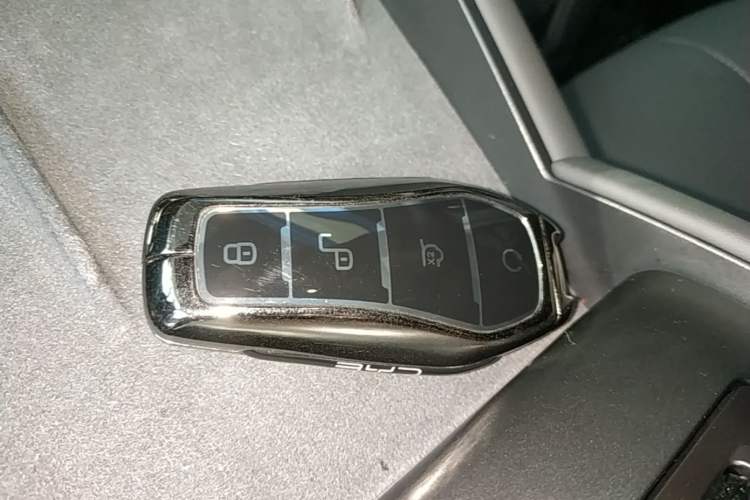 Used BYD Qin L 2025 DM-i Smart Drive 120KM Superior Model Vehicle Key