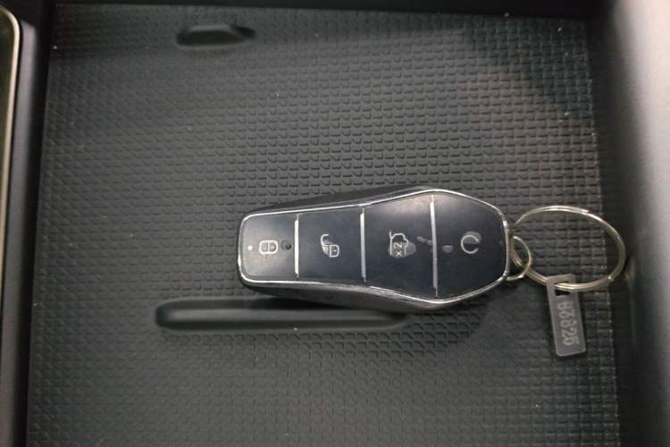 Used BYD Qin L 2025 DM-i Smart Drive 80KM Leading Model Vehicle Key