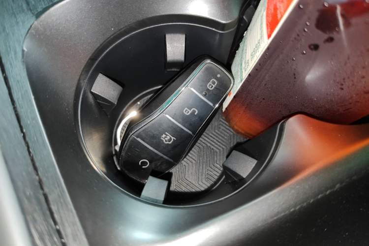 Used BYD Qin L 2025 DM-i Smart Drive 80KM Superior Model Vehicle Key