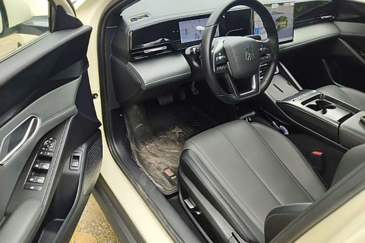 Used BYD Qin L 2025 EV 470KM Leading Edition Driver Seat