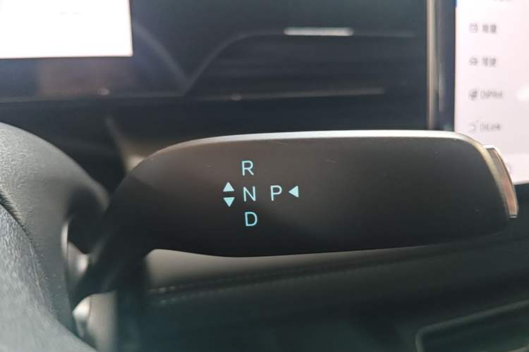 Used BYD Qin L 2025 EV 470KM Leading Edition Gear Lever
