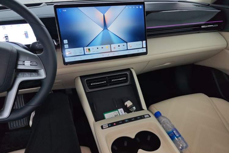 Used BYD Qin L 2025 EV 545KM Cloud Suspension Edition Audio And AC Panel