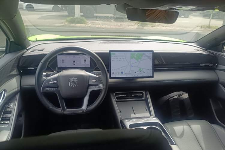 Used BYD Qin L 2025 EV 545KM Beyond Version Center Console