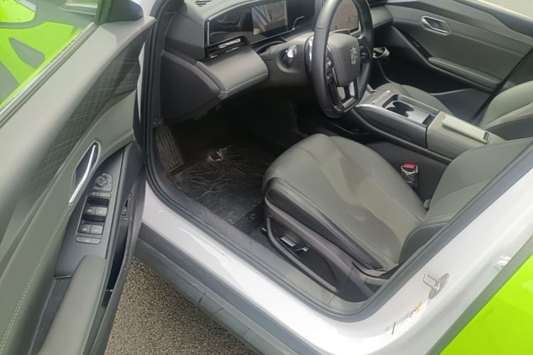 Used BYD Qin L 2025 EV 545KM Beyond Version Driver Seat