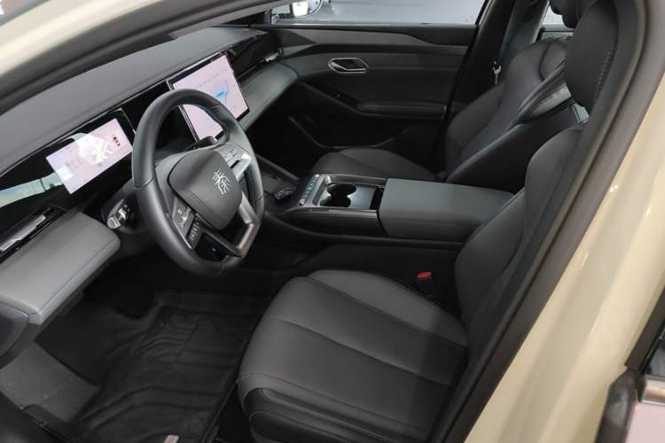Used BYD Qin L 2025 EV 545KM Beyond Version Left Front Seat