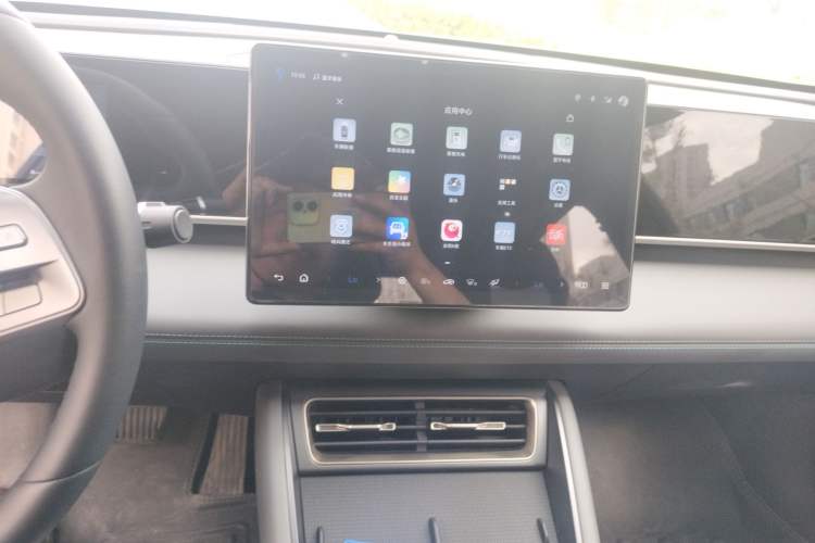 Used BYD Qin L 2025 DM-i Smart Drive 80KM Superior Model Audio And AC Panel