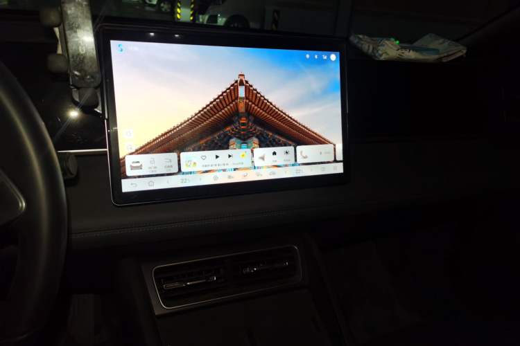 Used BYD Qin L 2025 DM-i Smart Drive 80KM Leading Model Audio And AC Panel