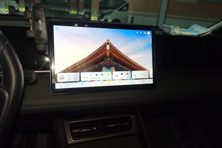 Used BYD Qin L 2025 DM-i Smart Drive 80KM Leading Model Center Console