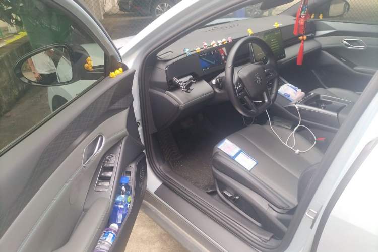 Used BYD Qin L 2025 EV 545KM Beyond Version Driver Seat