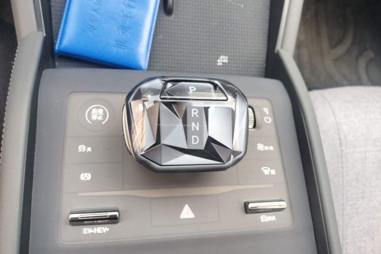 Used BYD Qin L 2025 DM-i Smart Drive 80KM Superior Model Gear Lever