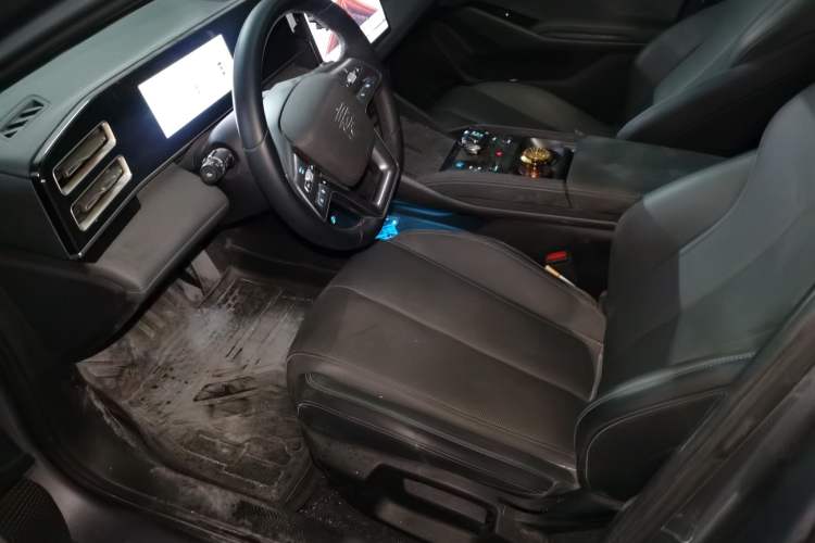 Used BYD Qin L 2025 DM-i Smart Drive 80KM Leading Model Left Front Seat